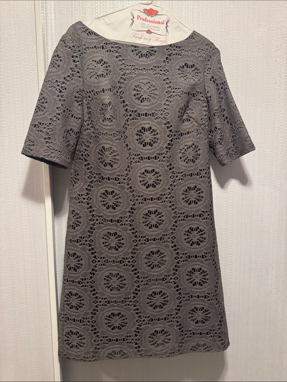 Adrianna Papell Gray Crochet Lace Short-Sleeve Shift Dress